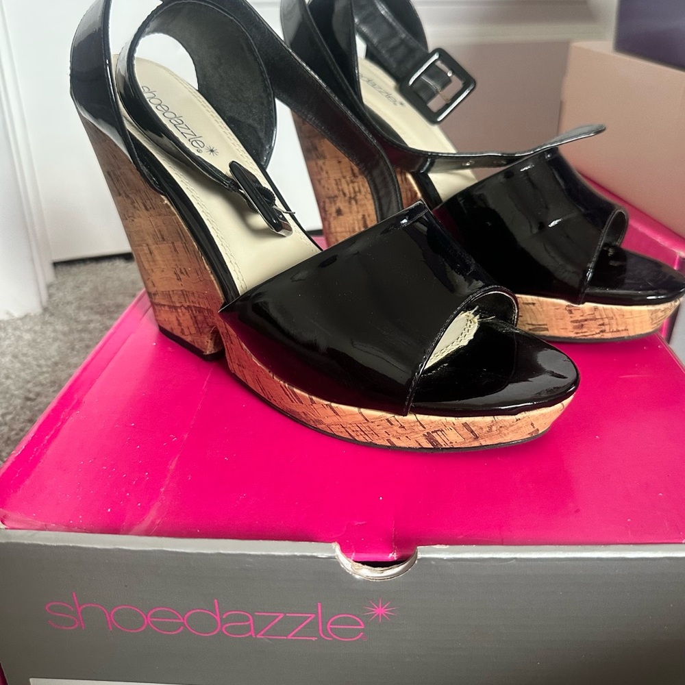 Shoe Dazzle Black and Tan Wedge Heels